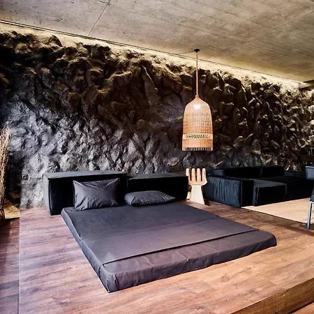 Kador Downtown Aparthotel Kyiv